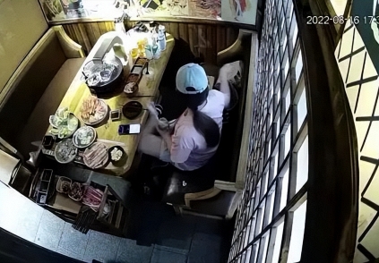 Phát hiện người phụ nữ ăn buffet 800.000 đồng/suất nhưng gói hơn 170 triệu đồng đồ ăn mang về nhà