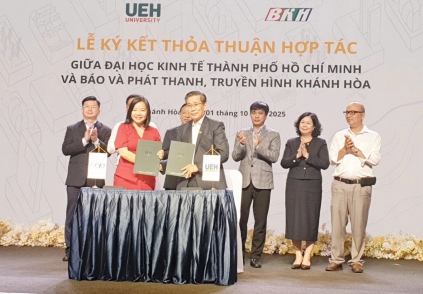 Chuỗi sự kiện phát triển đại dương xanh tại Khánh Hòa, Đại học Kinh tế TPHCM ký kết 6 hợp tác quan trọng.