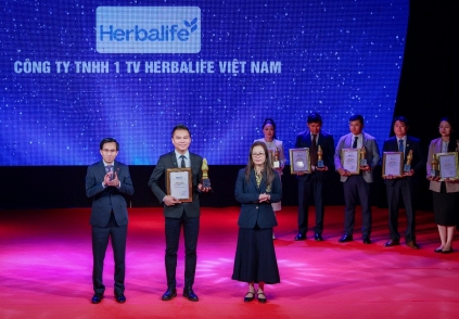 Herbalife Việt Nam được vinh danh là “Doanh Nghiệp Văn Hóa, Uy Tín” năm 2025 bởi Liên đoàn Thương mại và Công nghiệp Việt Nam