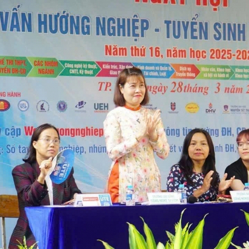 HCT tư vấn hướng nghiệp tại Trường THPT Thủ Thiêm