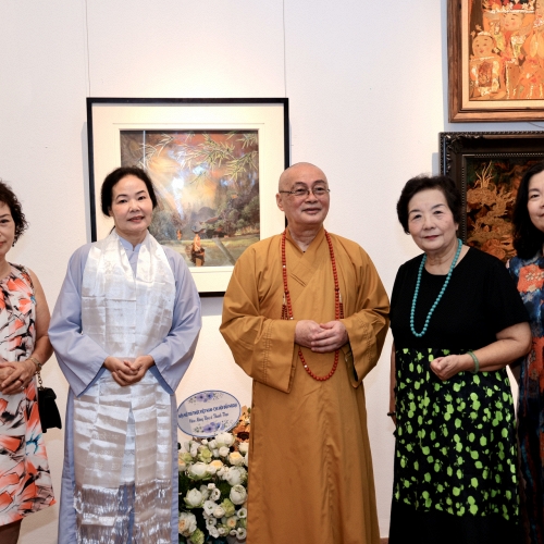 “Sen Đầu Hạ IX” khai mạc tại Hà Nội, lan tỏa tinh thần Phật giáo qua hội họa
