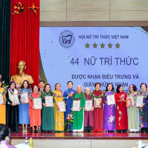 Dấu mốc 15 năm của Hội Nữ trí thức Việt Nam