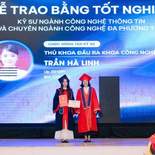 Nữ thủ khoa Công nghệ thông tin với bảng thành tích nghiên cứu khoa học và Olympic Toán học ấn tượng
