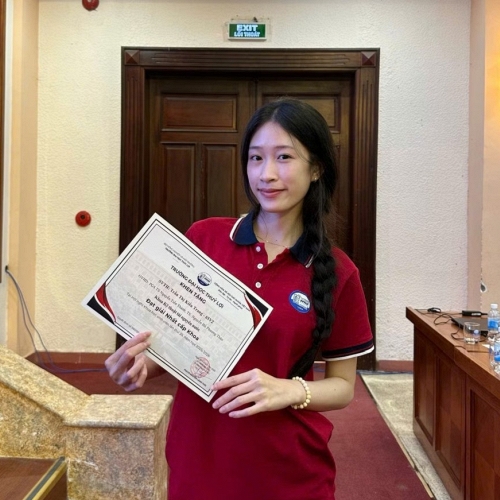 Nữ sinh ĐH Thủy lợi đạt giải nhất nghiên cứu khoa học 