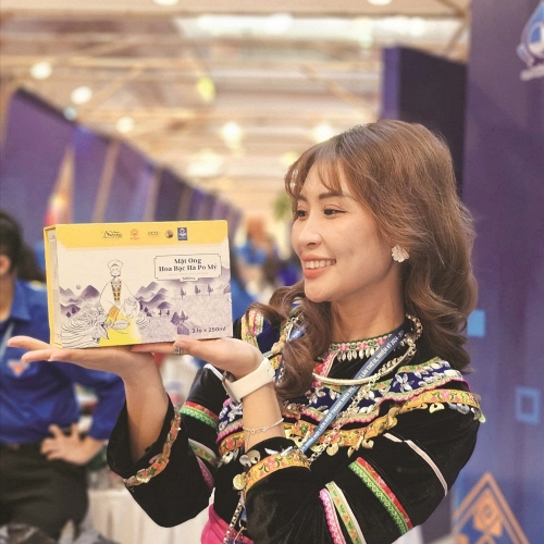 Hành trình đi lên từ tri thức của nữ trí thức Cơ Lao trên cao nguyên đá