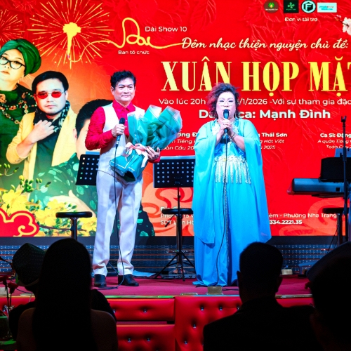 Quán quân “Tiếng hát Việt toàn cầu”- Nữ ca sĩ Phương Đài cháy hết mình với đêm nhạc vì người dân vùng lũ