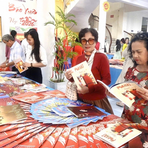 Tạp chí Phụ Nữ Mới 5 năm đồng hành Hội Báo Xuân Khánh Hòa