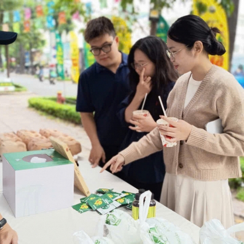 500 đặc sản hội tụ, “Tết Xanh” rộn ràng giữa lòng thành phố