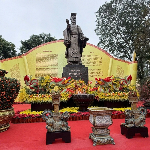 Sun Group dành tặng Hà Nội không gian hoa xuân rực rỡ tại khu vực tượng đài Lý Thái Tổ