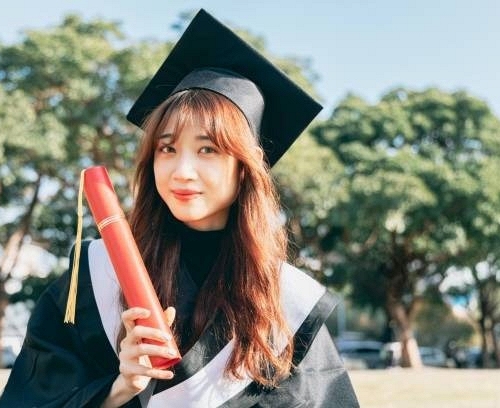 Phỏng vấn gia đình 100 học sinh xuất sắc, giáo sư ĐH “Harvard châu Á” phát hiện 3 điểm chung, âm thầm quyết định cả tương lai