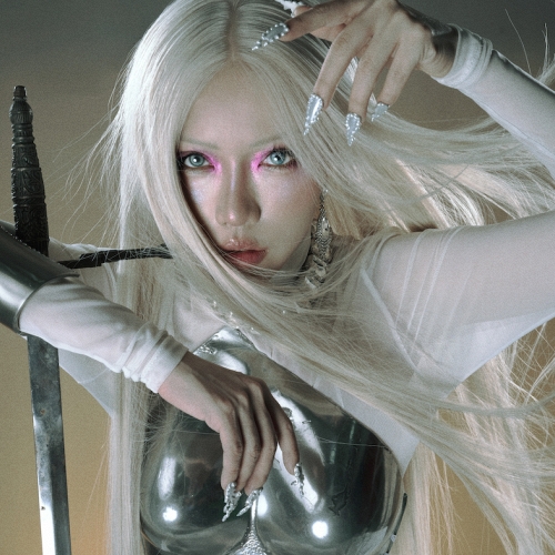 Phùng Khánh Linh tung ca khúc mới trước thềm live concert 