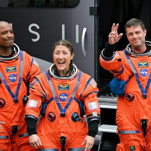 Christina Koch – người phụ nữ đầu tiên bay quanh Mặt Trăng, mở dấu mốc mới cho ngành vũ trụ