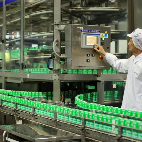 Minh bạch hóa chuỗi giá trị, Vinamilk tái định nghĩa chất lượng sữa Việt