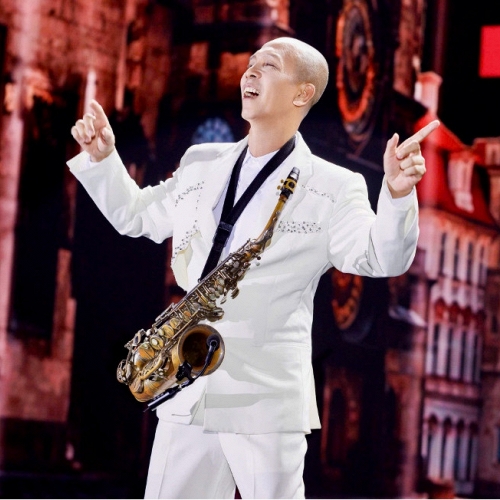 Saxophone Minh Tâm Bùi chọn hành trình 'Khỏe để cống hiến'