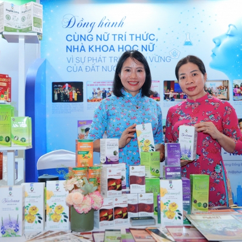 Hai nữ tiến sĩ và hành trình biến cây thuốc Việt thành sản phẩm chăm sóc sức khỏe