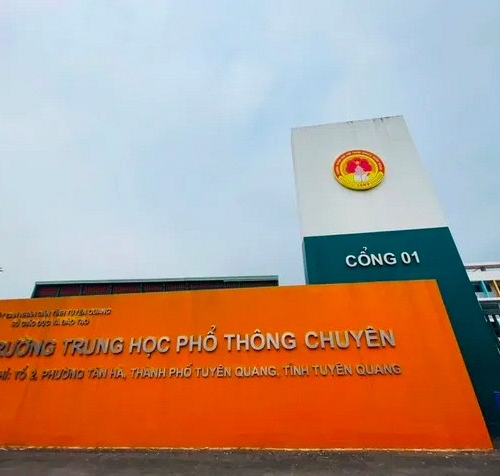 42 giám thị được bố trí ở điểm thi THPT Chuyên Tuyên Quang, tiếp tục điều tra vụ 146 điểm 10 Toán