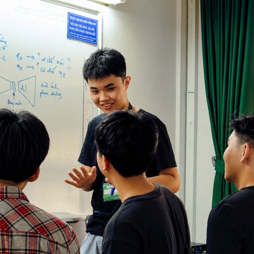 Bí quyết học tập của thủ khoa Singapore Trần Phan Anh Danh: ‘Kỷ luật và khả năng tự học quan trọng hơn năng khiếu’