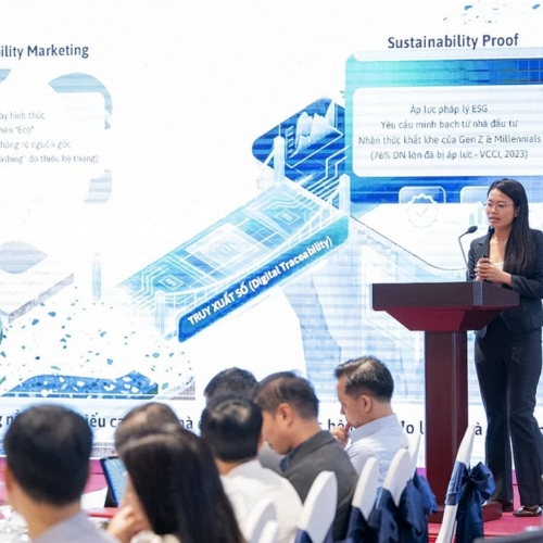 Giám đốc điều hành UPGREEN Vietnam Hà Phan Kim Nguyệt biến nhựa thải thành sản phẩm có dữ liệu