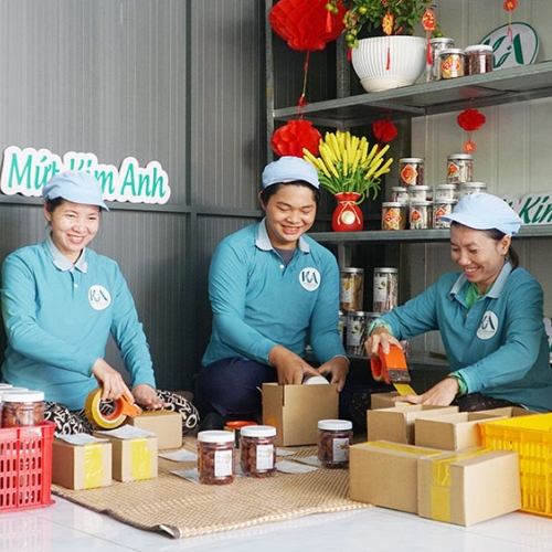 Mứt me Vĩnh Long bước lên sàn thương mại điện tử