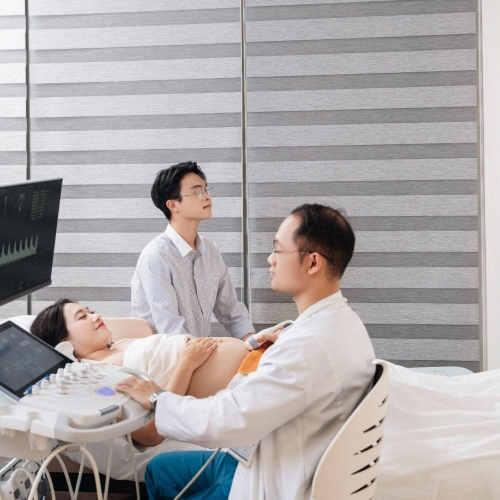 Phân biệt máu báo thai và máu kinh nguyệt: Nhận diện đúng để không bỏ lỡ thai kỳ sớm