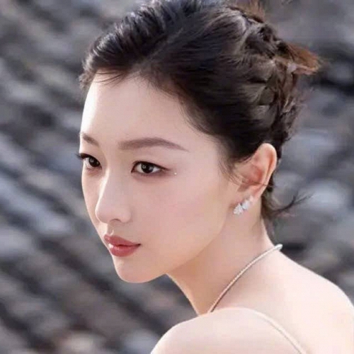 BADBISS ghi dấu ấn trên Vogue China cùng “Tam Kim Ảnh hậu” Châu Đông Vũ