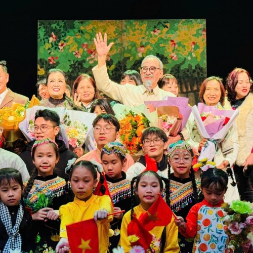 “Lá đơn thứ 72” – 371 đêm diễn thắp sáng sân khấu chính luận xã hội hóa