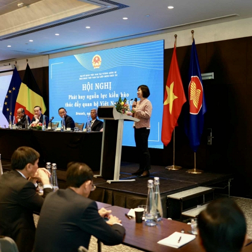 Chọn giống tốt, dùng AI đúng cách: Góc nhìn từ hai nữ trí thức Việt tại châu Âu