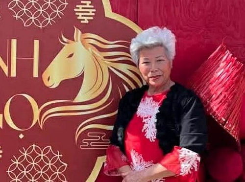 Nhà văn Phùng Thị Lệ Lý: Trở về quê nhà với cuốn sách mới “Tre uốn cong nhưng không gãy”