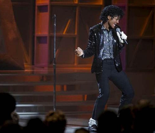 Review phim “MICHAEL”: Màn “tái sinh” của Michael Jackson đạt 96% Cà Chua Tươi, bùng nổ doanh thu ngay ngày đầu mở bán