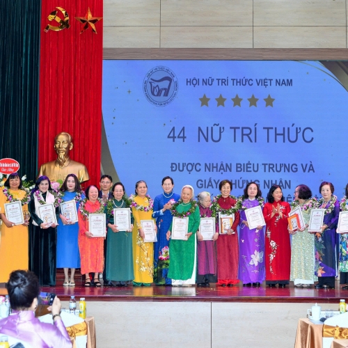 Tôn vinh những phụ nữ cống hiến bằng trí tuệ và khát vọng sáng tạo