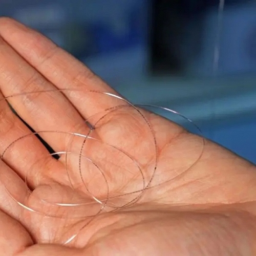 Trung Quốc ra mắt công nghệ chip dạng sợi, mỏng như sợi tóc nhưng chịu được xe tải 15,6 tấn