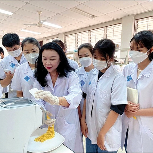 Cơ hội khẳng định mình của nữ trí thức trong kỷ nguyên số