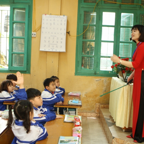 Lần đầu quy định về nhà giáo hợp đồng toàn thời gian sau khi nghỉ hưu