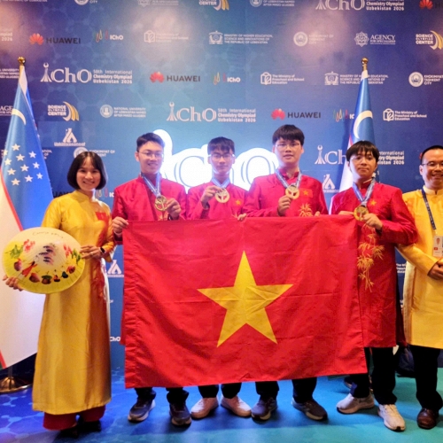 Olympic quốc tế Hóa học và sinh học: “Mưa vàng bạc” của đội tuyển Việt Nam