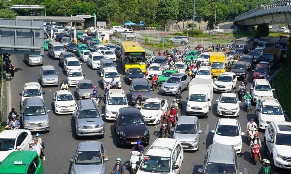 Nguy cơ ùn tắc giao thông khu vực sân bay Tân Sơn Nhất dịp tết