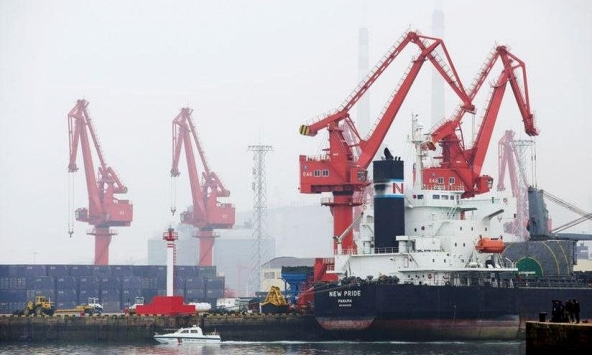 Áp lực từ COVID-19 khiến giá dầu giảm phiên thứ 2 liên tiếp