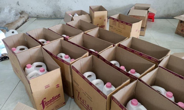 Triệt phá xưởng sản xuất nước giặt, chất tẩy giả cực lớn