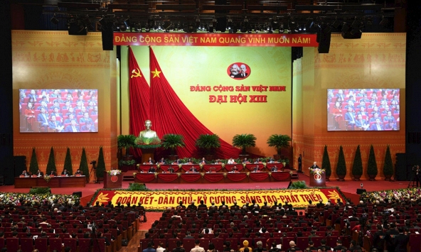 Đại hội XIII làm việc phiên thứ 4, nghe báo cáo, xem xét công tác nhân sự