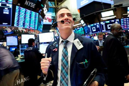 Chứng khoán Mỹ trỗi dậy sau đợt bán tháo, Dow Jones tăng 300 điểm