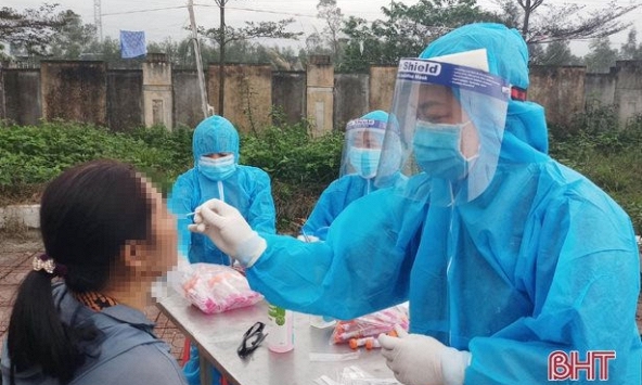 Liên quan đến bệnh nhân COVID-19 ở Bình Dương: Nhiều người tại TP.HCM có liên quan; Hà Tĩnh cách ly 2 xe khách do có người về từ Bình Dương