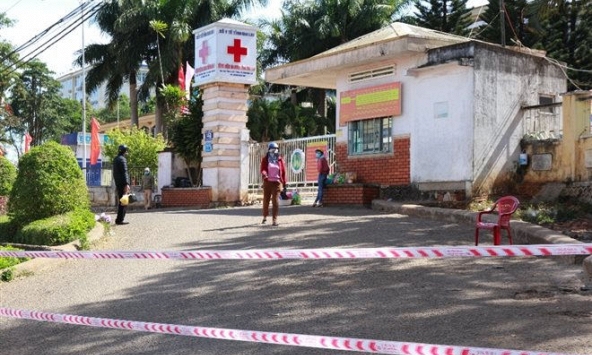 COVID-19 lúc 13h30: Gia Lai thêm 12 người dương tính, Quảng Trị cách ly 4 người Trung Quốc trốn kiểm dịch.