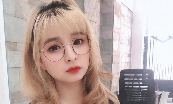 Mèo 2k4, streamer Liên Quân xinh đẹp của V-Gaming là ai?