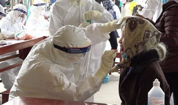 COVID-19: Ghi nhận thêm 5 ca dương tính, ổ dịch ở Hải Dương là do biến ở Anh gây ra