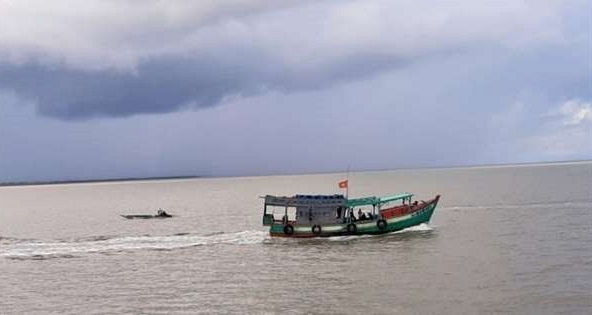 Cà Mau phát hiện tàu chở 34 người nhập cảnh trái phép từ Malaysia