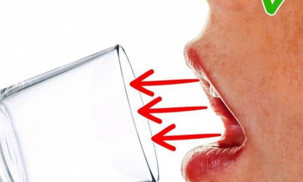 8 cách nhận biết hơi thở của bạn có mùi hôi