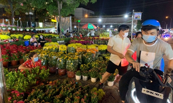 TP.HCM khuyến khích người dân tăng mua hoa Tết