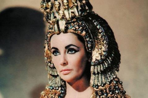 Chuyện ly kỳ về những bóng hồng thay đổi lịch sử nhân loại