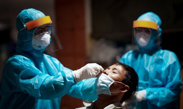 Đi từng ngõ, gõ từng nhà, rà từng đối tượng, không để COVID-19 lây lan 