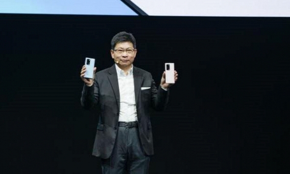 Huawei ra mắt điện thoại gập Mate X2 bất chấp lệnh cấm của Mỹ