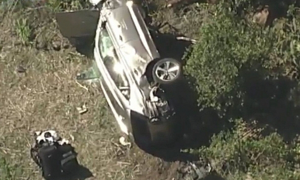 Tiger Woods bị tai nạn xe hơi khủng khiếp